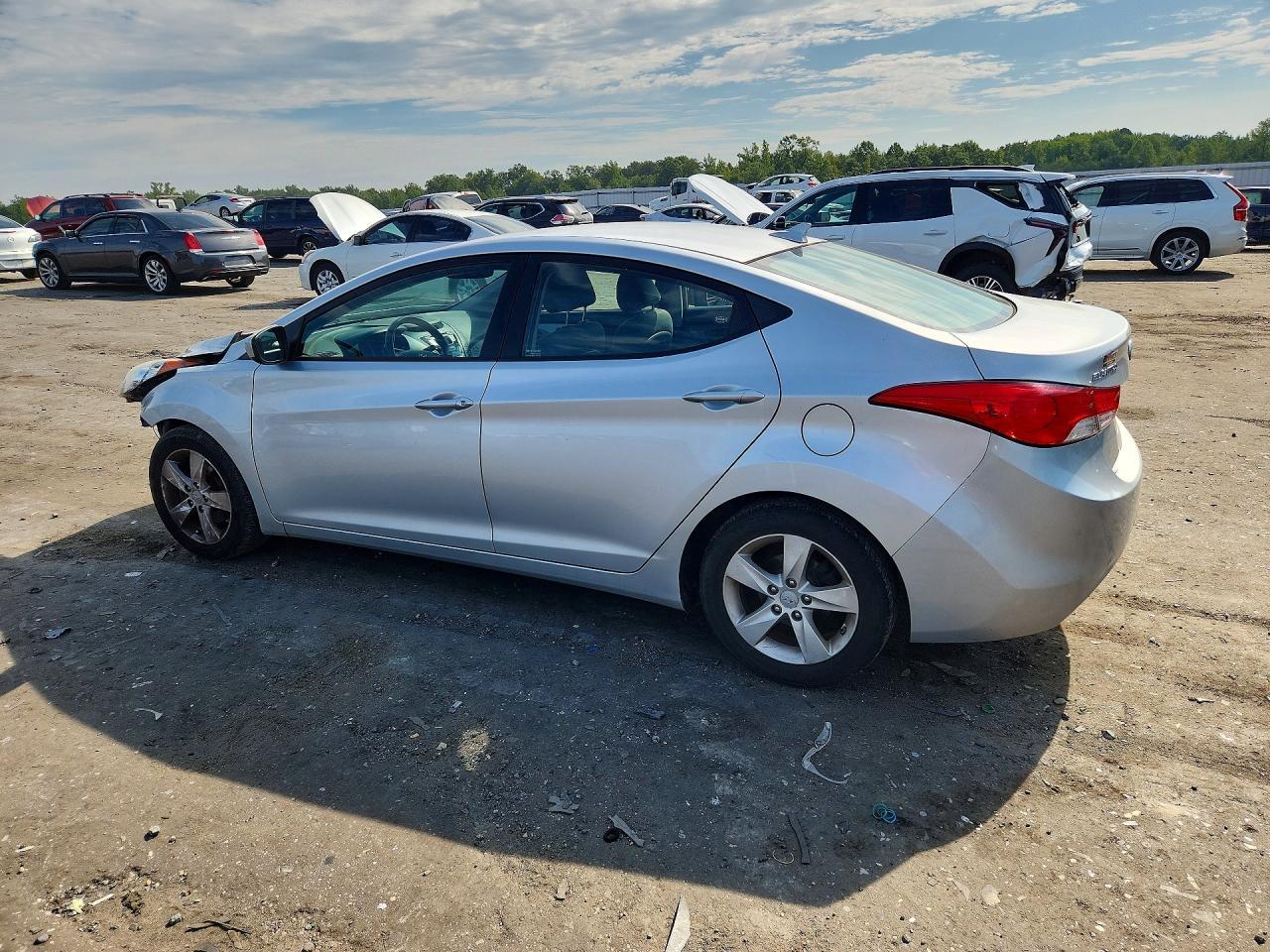 2013 Hyundai Elantra Gls - Image 2
