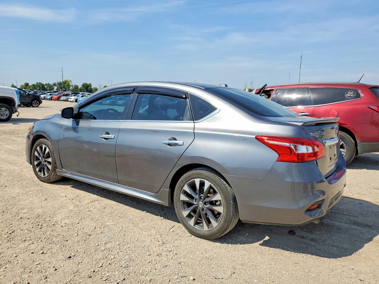 2019 Nissan Sentra Sr - Фото 2