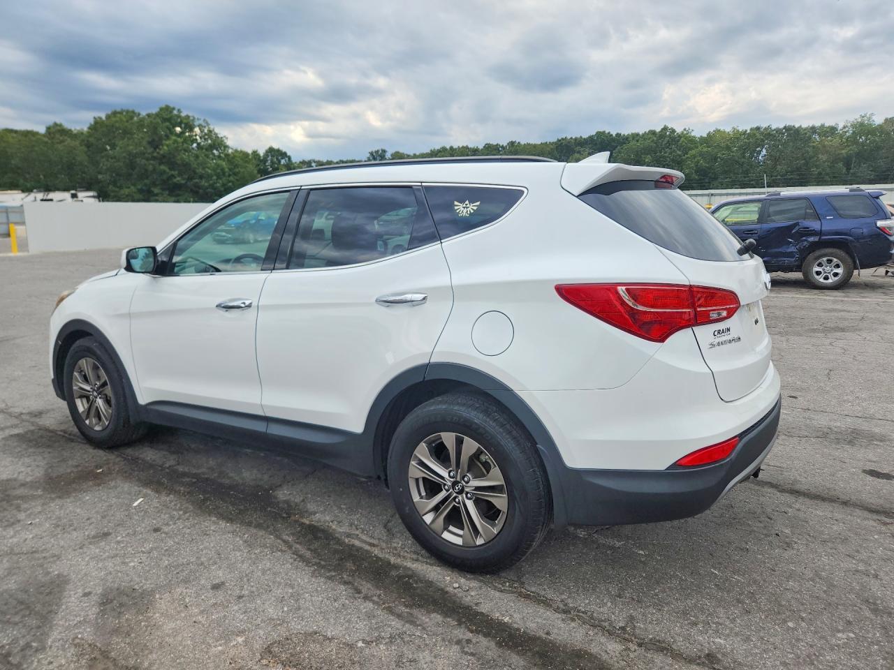 2016 Hyundai Santa Fe Sport 2.4L - Image 2
