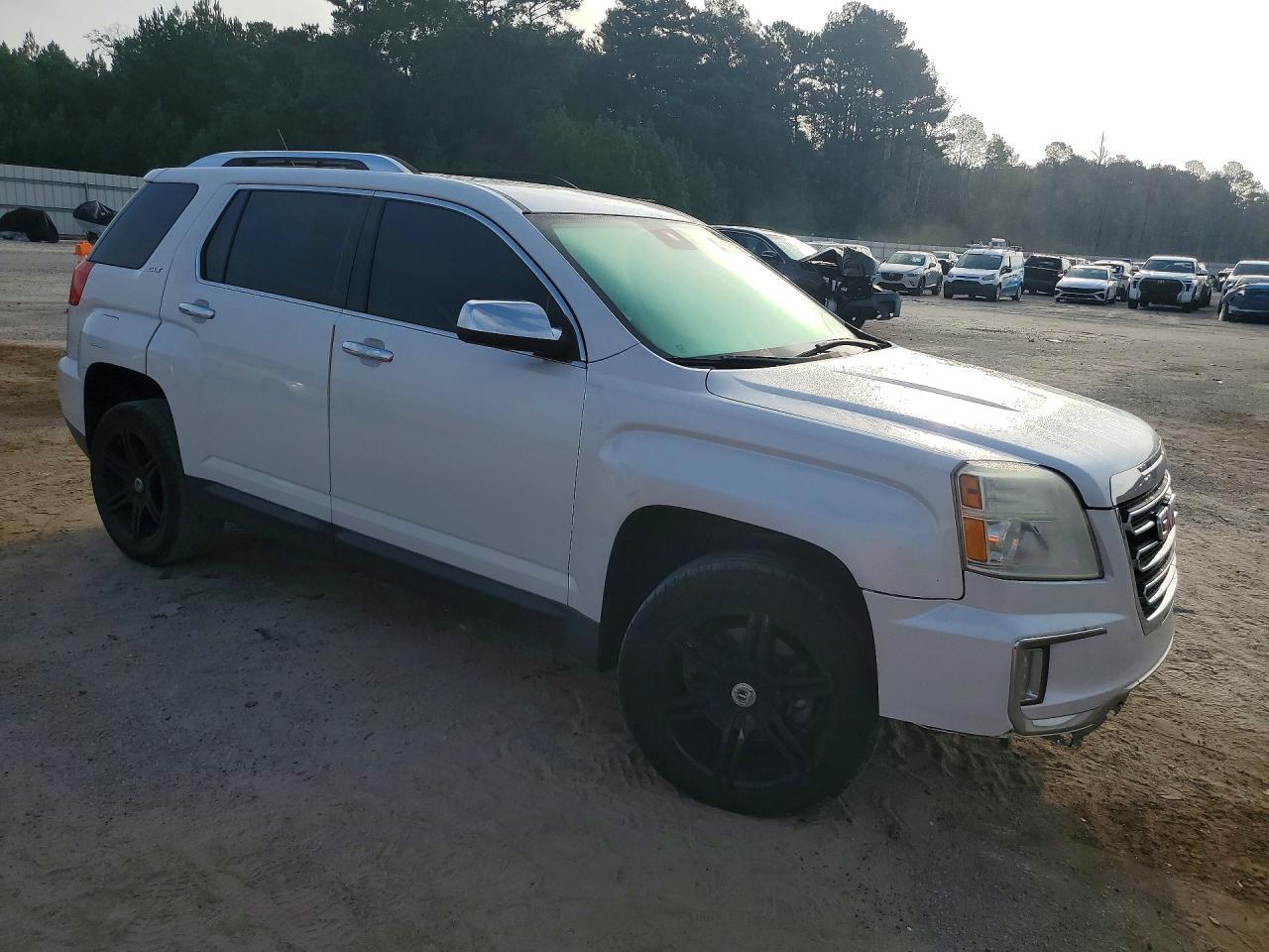 2017 GMC Terrain Slt - Image 4