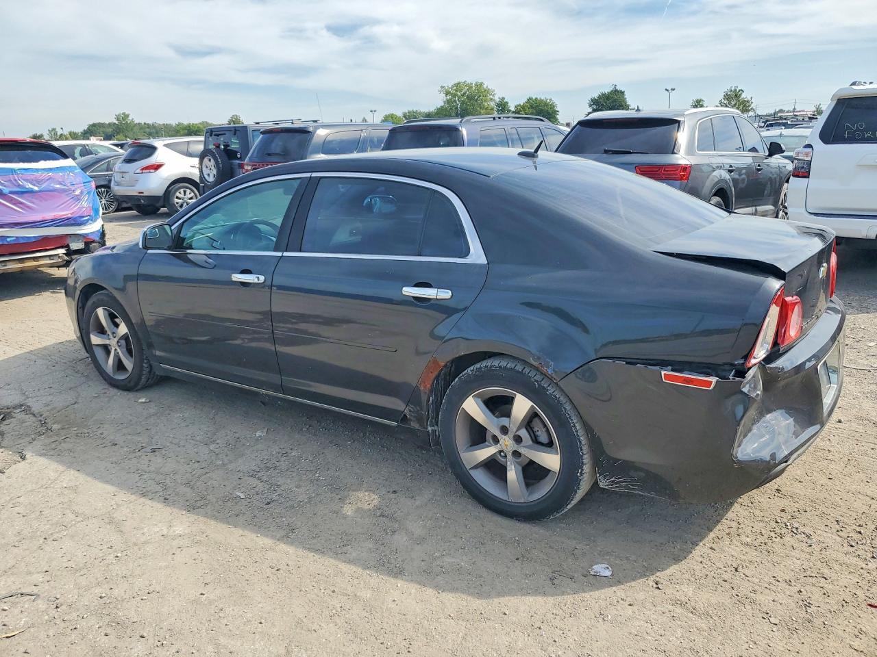 2011 Chevrolet Malibu 1Lt - Image 2