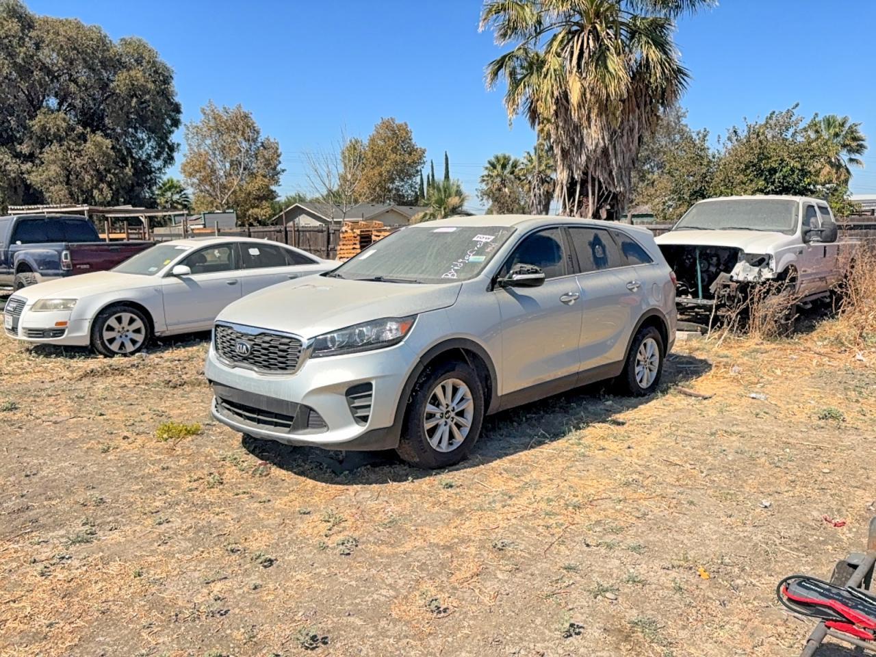 2020 Kia Sorento L - Image 2