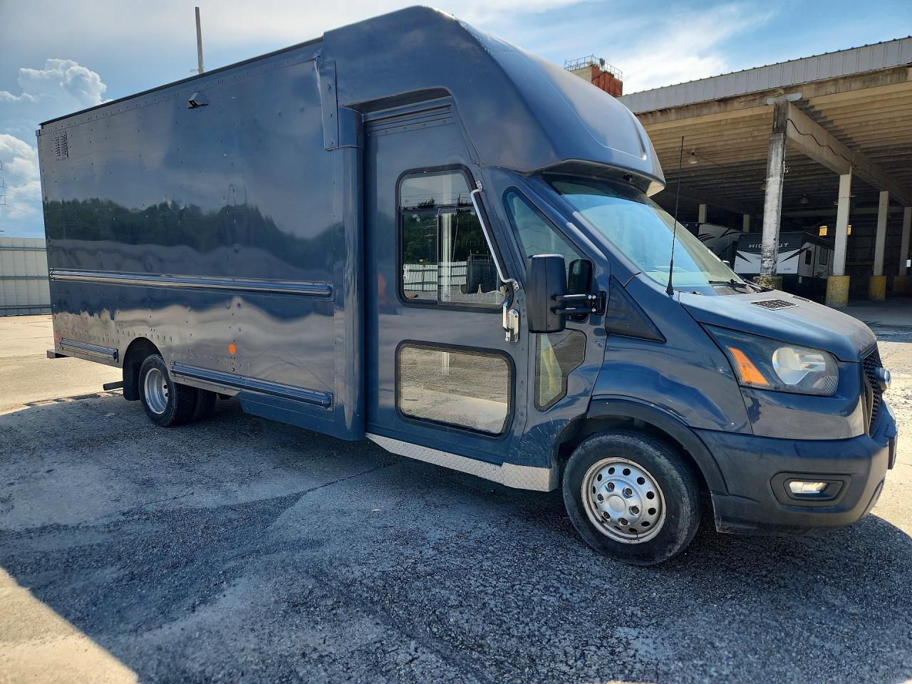 2022 Ford Transit Delivery Truck - Фото 4