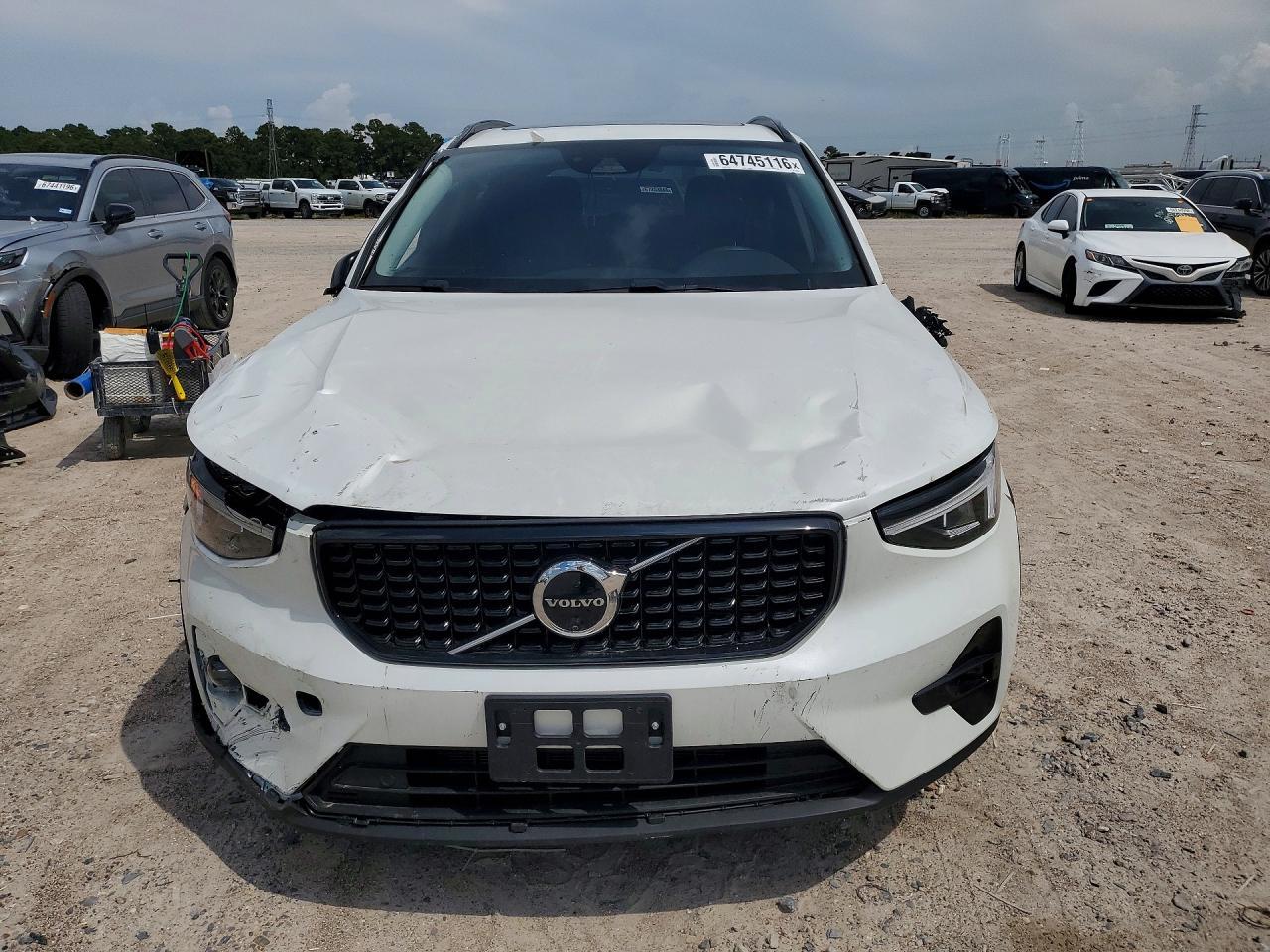 2026 Volvo Xc40 Plus - Image 5