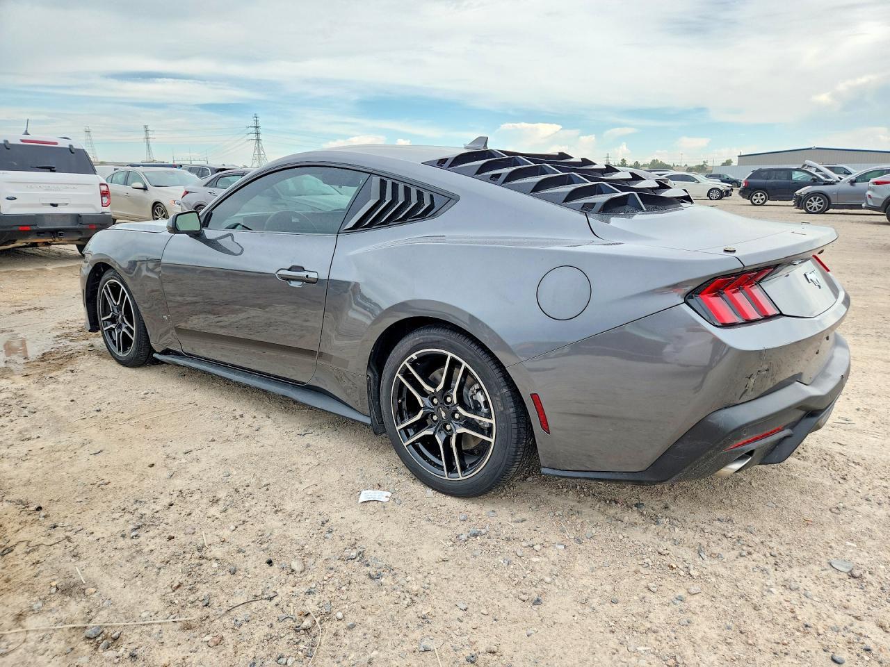 2025 Ford Mustang - Фото 2