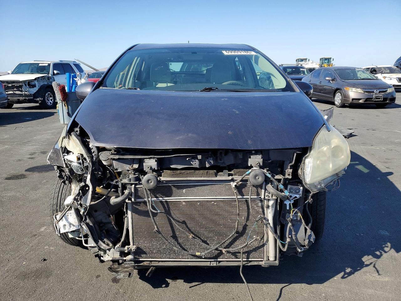 2011 Toyota Prius Three - Image 5