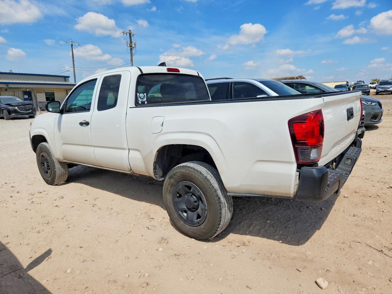 2021 Toyota Tacoma Sr - Фото 2