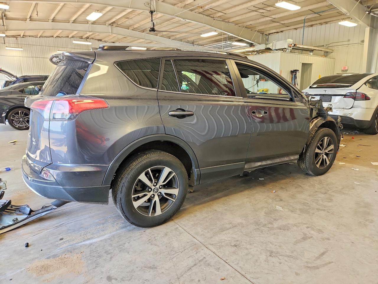 2018 Toyota Rav4 Xle - Фото 3