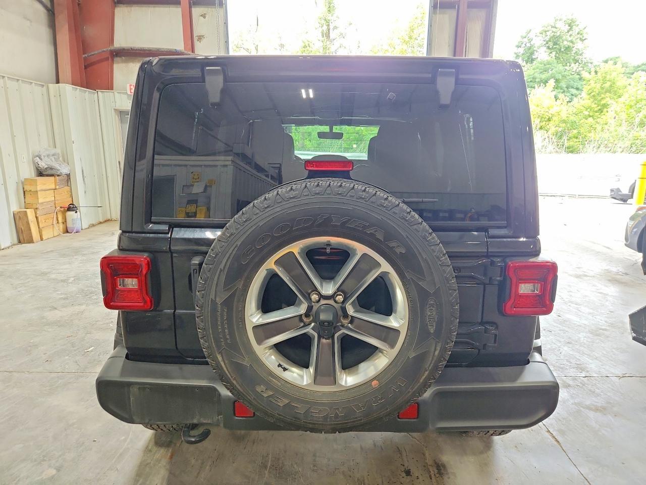 2022 Jeep Wrangler Unlimited Sahara - Фото 6