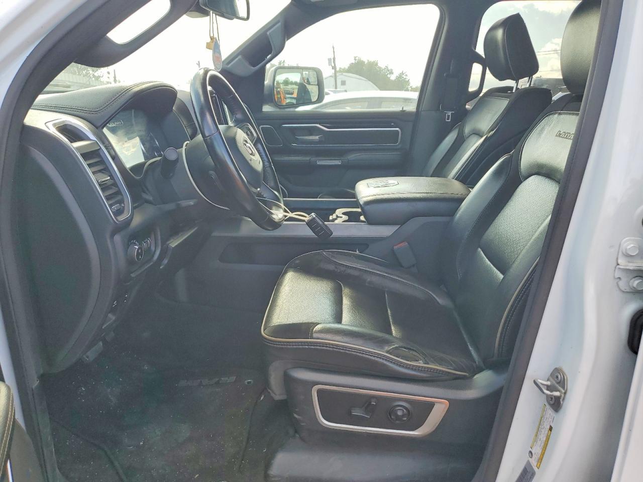 2020 Ram 1500 Laramie - Image 7