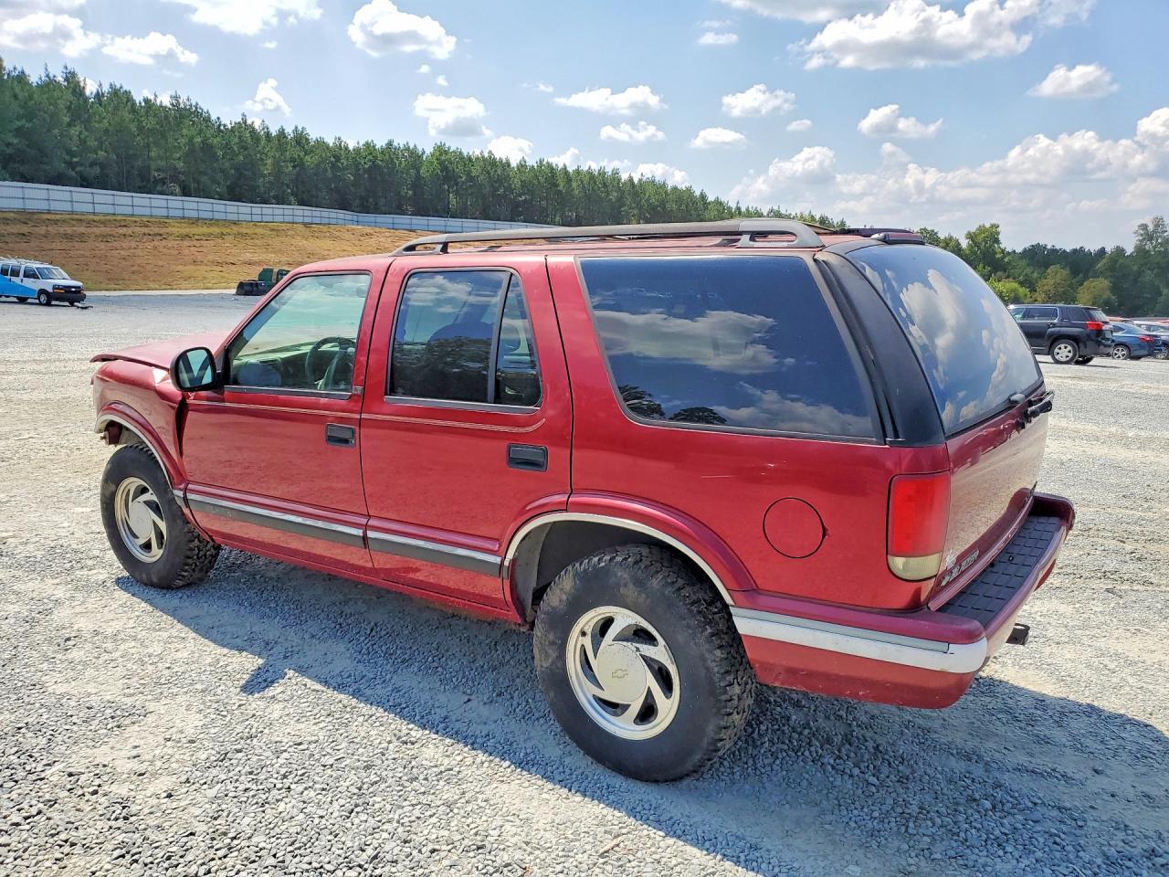 1997 Chevrolet Blazer - Image 2
