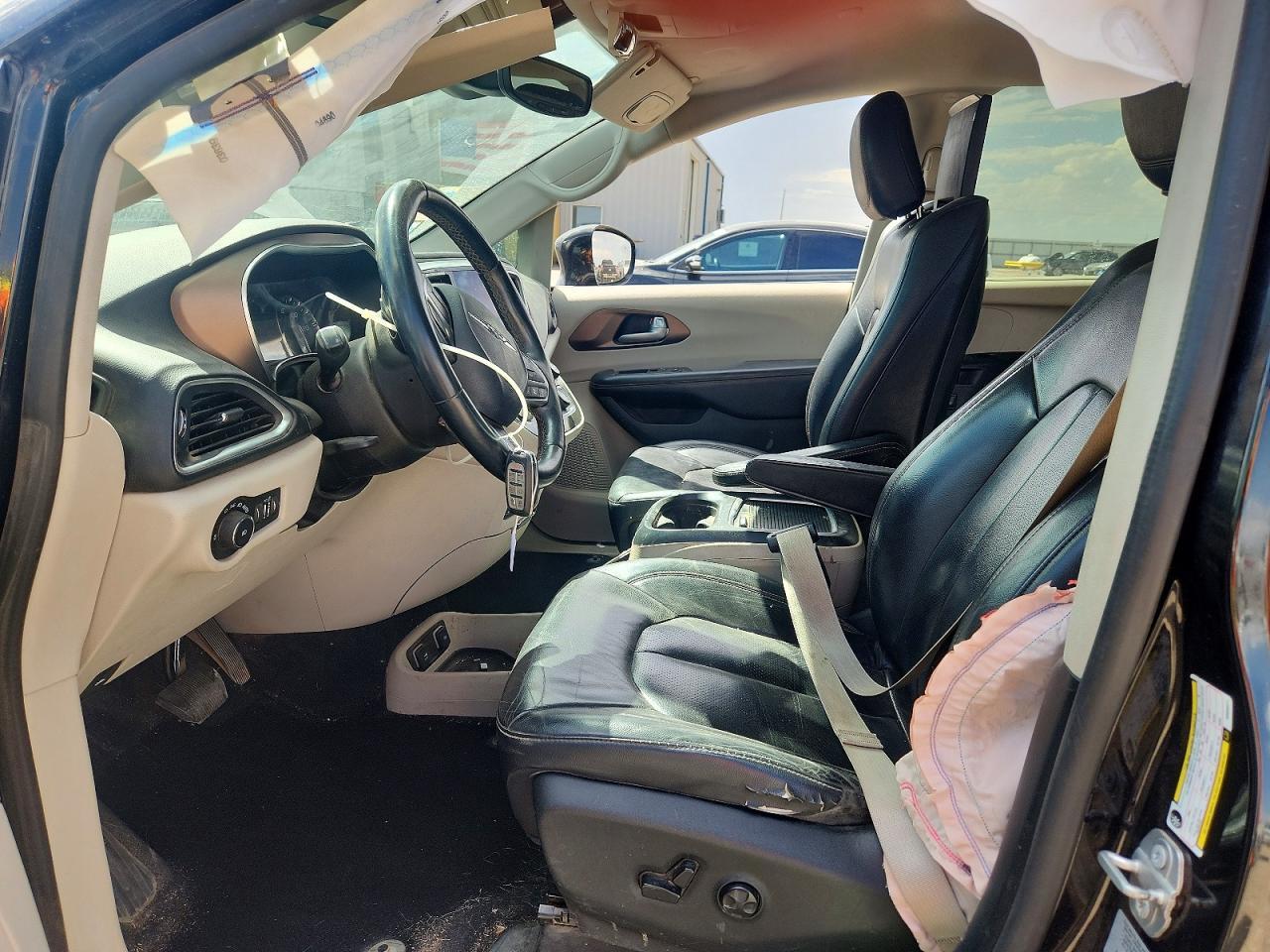 2017 Chrysler Pacifica Touring L Plus - Image 7