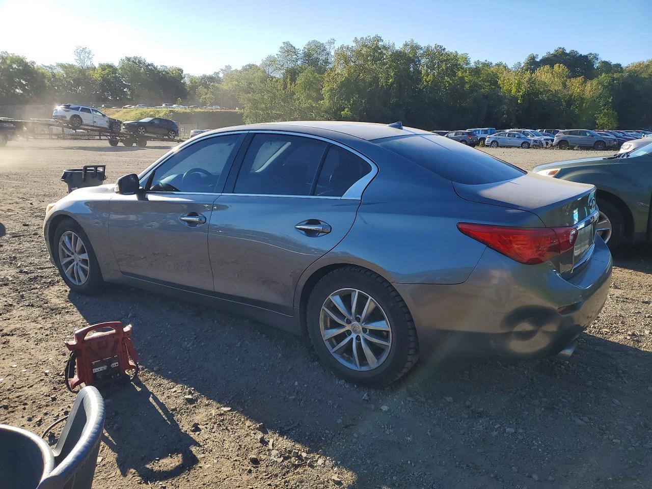 2015 Infiniti Q50 Base - Image 2