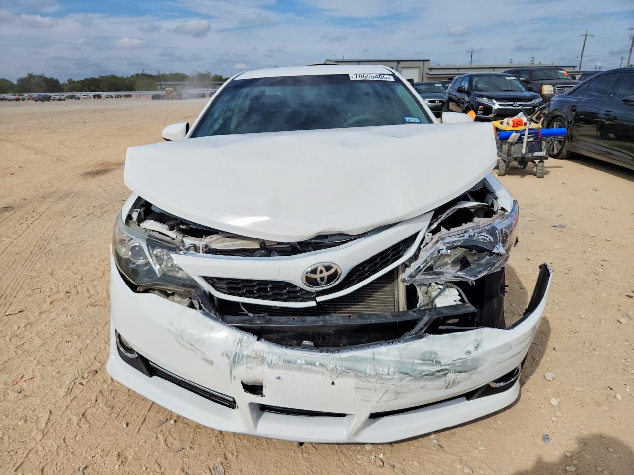 2014 Toyota Camry Se - Image 5