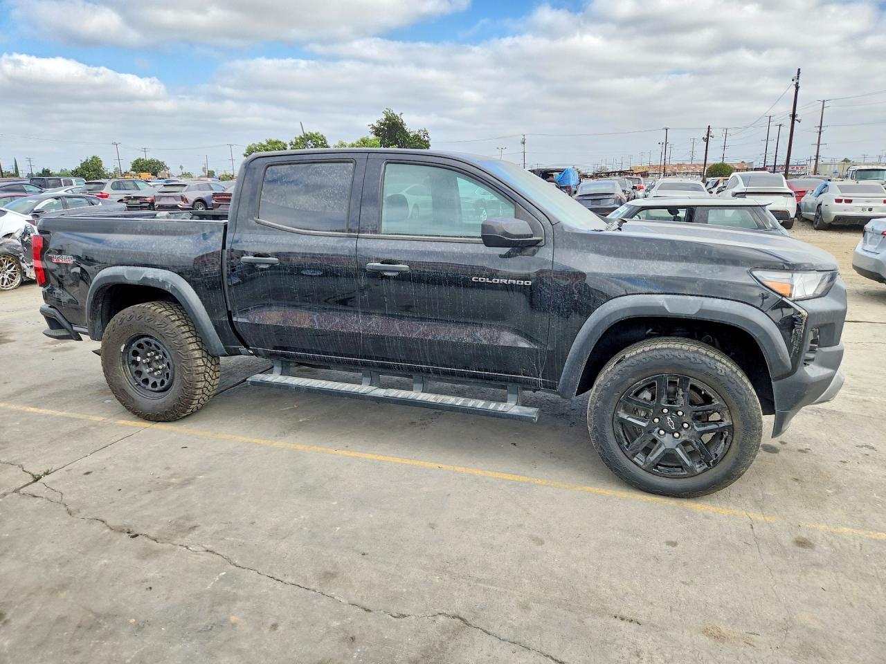 2023 Chevrolet Colorado Trail Boss - Фото 4