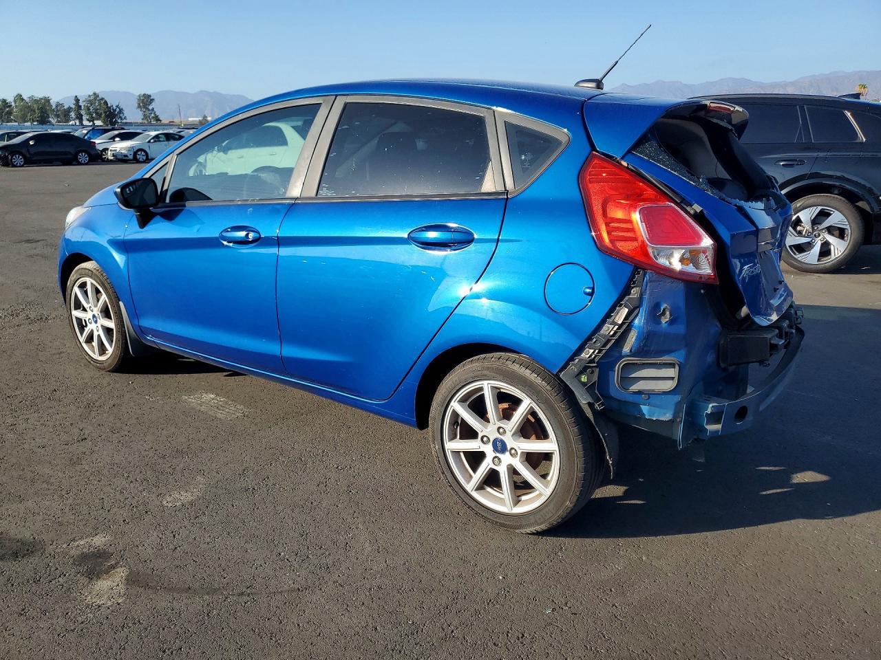 2018 Ford Fiesta Se - Фото 2