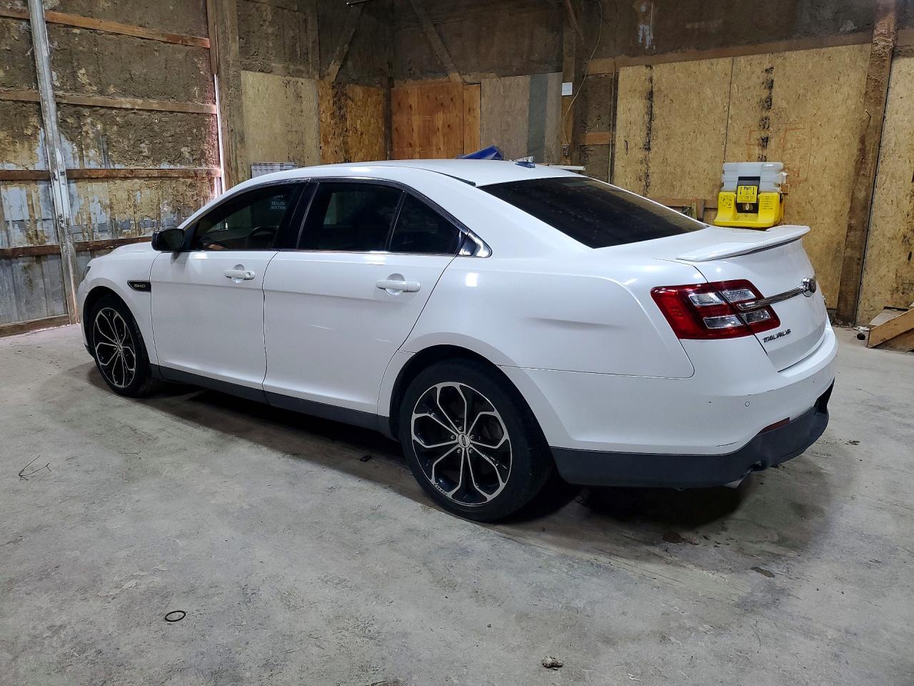 2015 Ford Taurus Sho - Фото 2