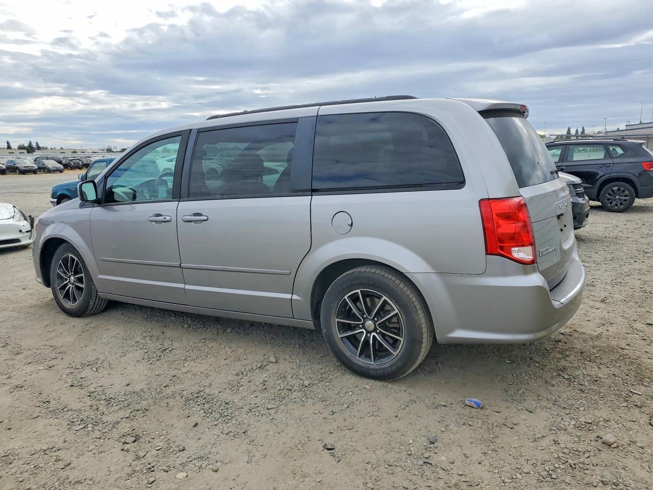 2016 Dodge Grand Caravan R/T - Фото 2