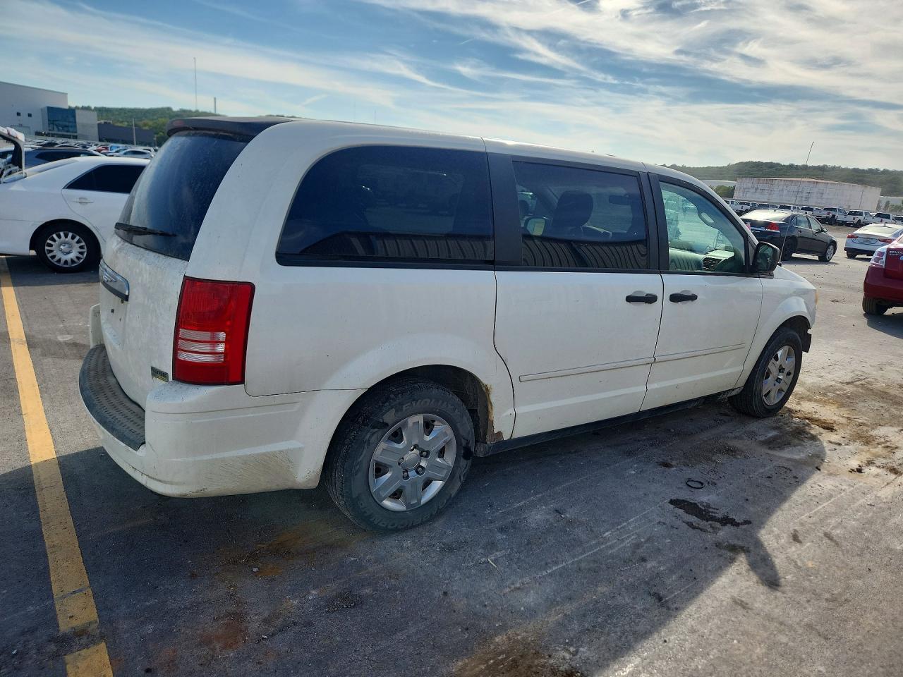 2008 Chrysler Town & Country Lx - Image 3