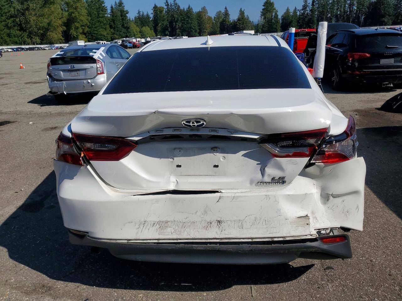 2021 Toyota Camry Le - Фото 6