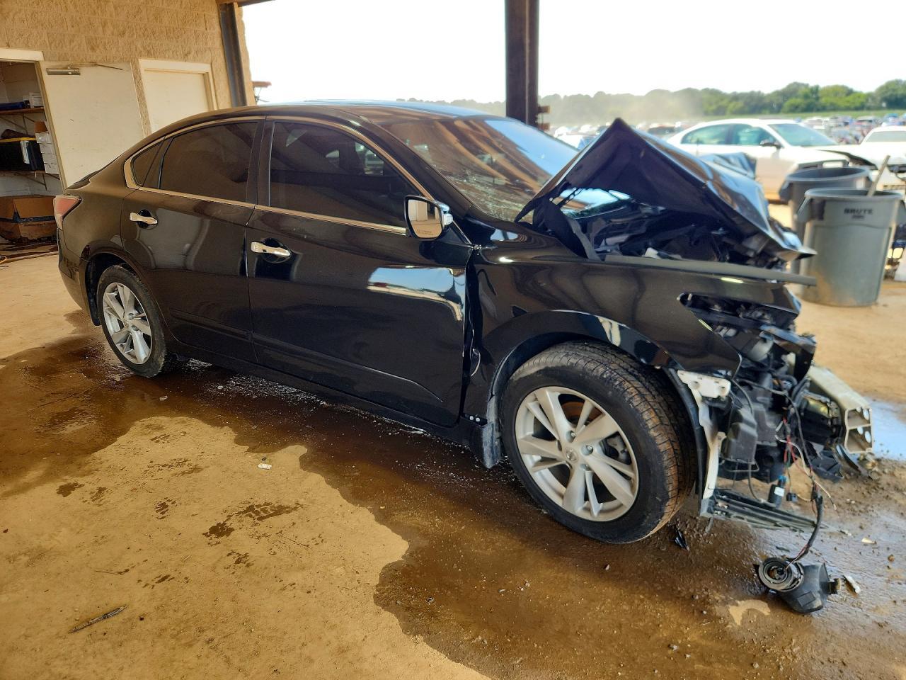 2015 Niss Altima - Image 4