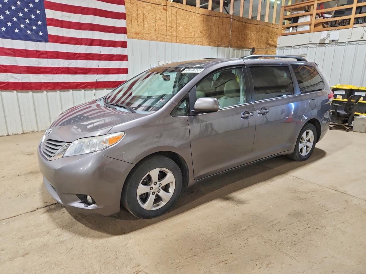 2014 Toyota Sienna Xle 7-Passenger