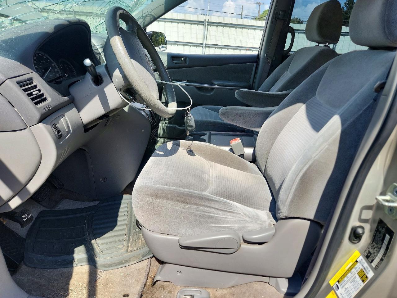 2009 Toyota Sienna Ce 8-Passenger - Фото 7