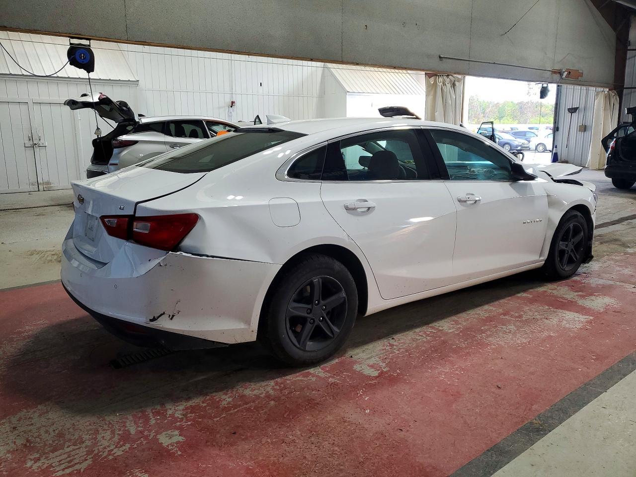 2024 Chevrolet Malibu Lt - Фото 3