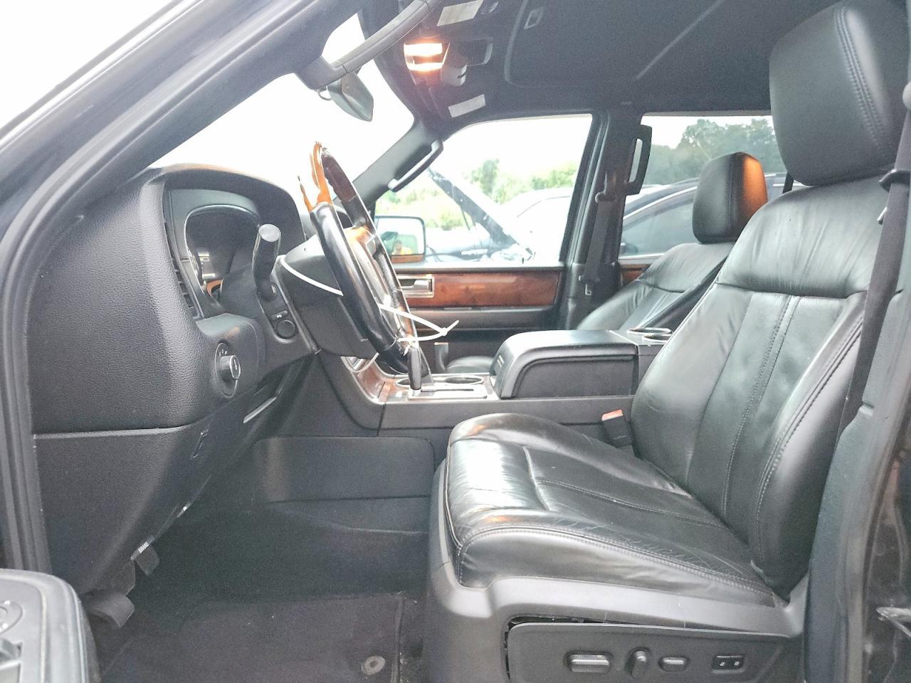 2015 Lincoln Navigator - Image 7