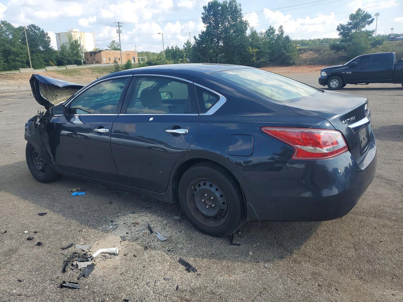 2013 Niss Altima - Фото 2