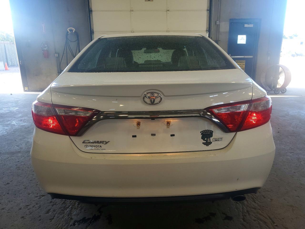 2017 Toyota Camry Se - Image 6
