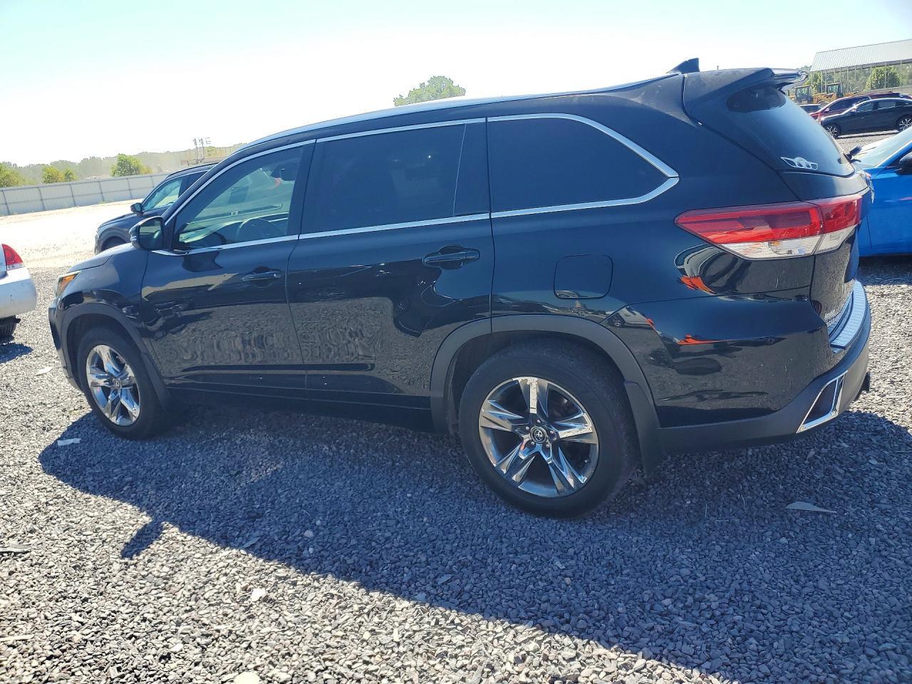 2017 Toyota Highlander Limited Platinum - Фото 2