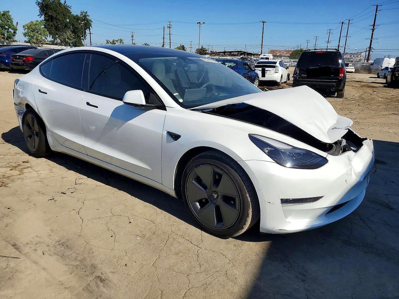 2022 Tesla Model 3 - Фото 4