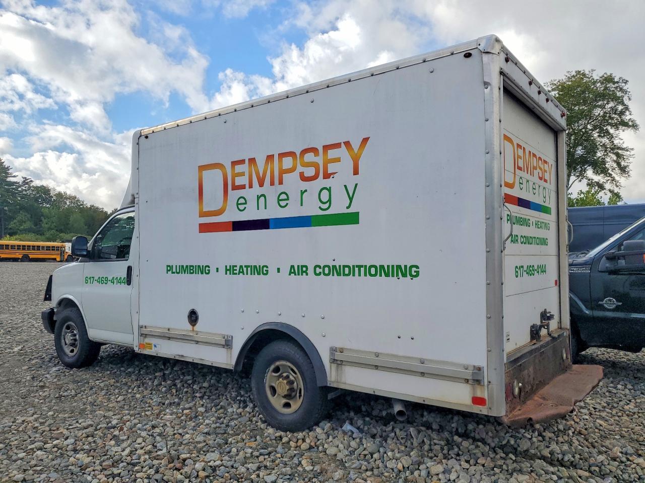 2014 Chevrolet Express - Delivery Truck - Image 2