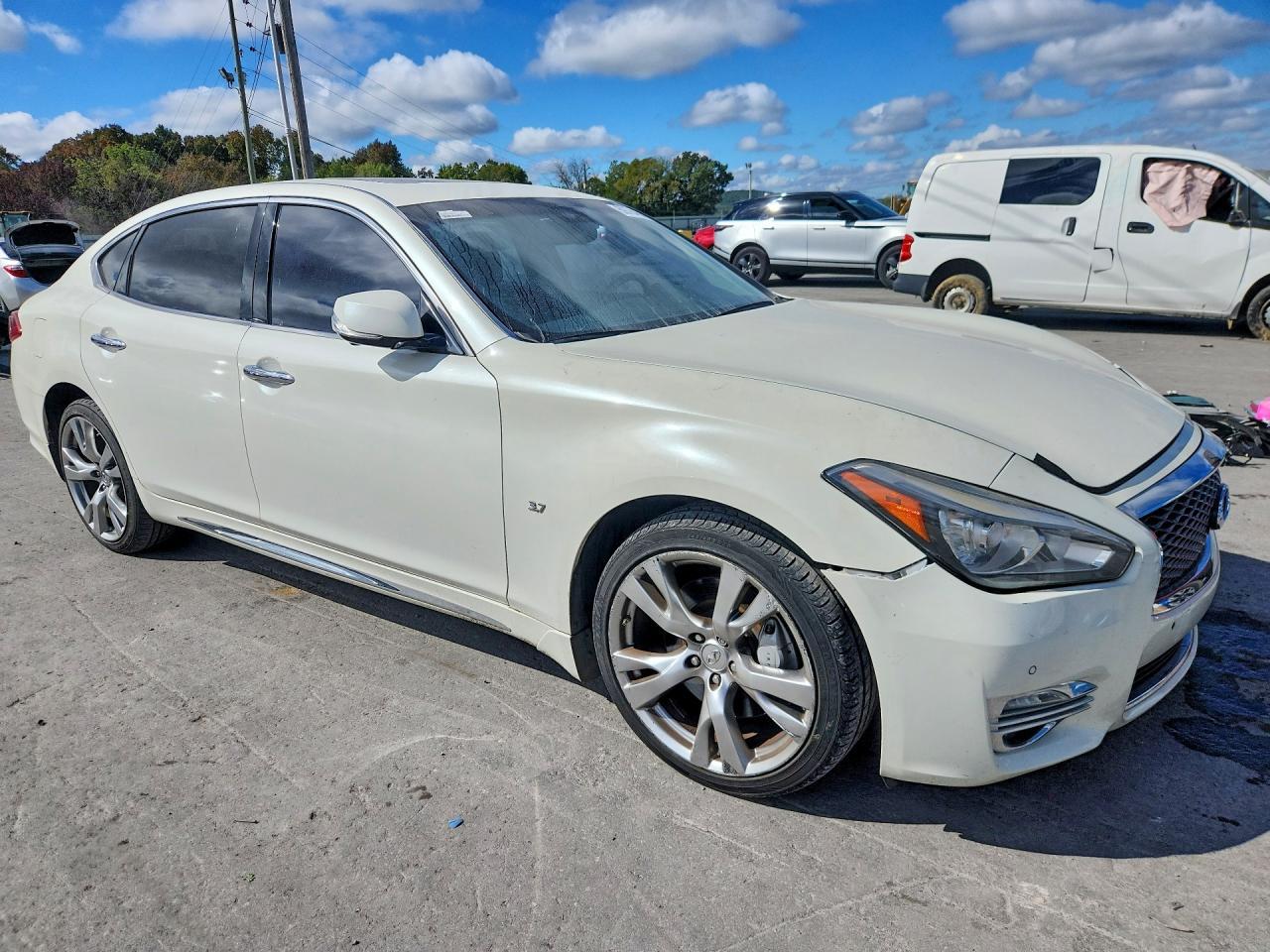 2017 Infiniti Q70L 3.7 - Image 4
