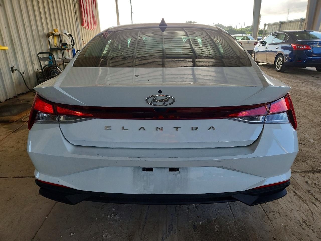 2021 Hyundai Elantra Se - Фото 6
