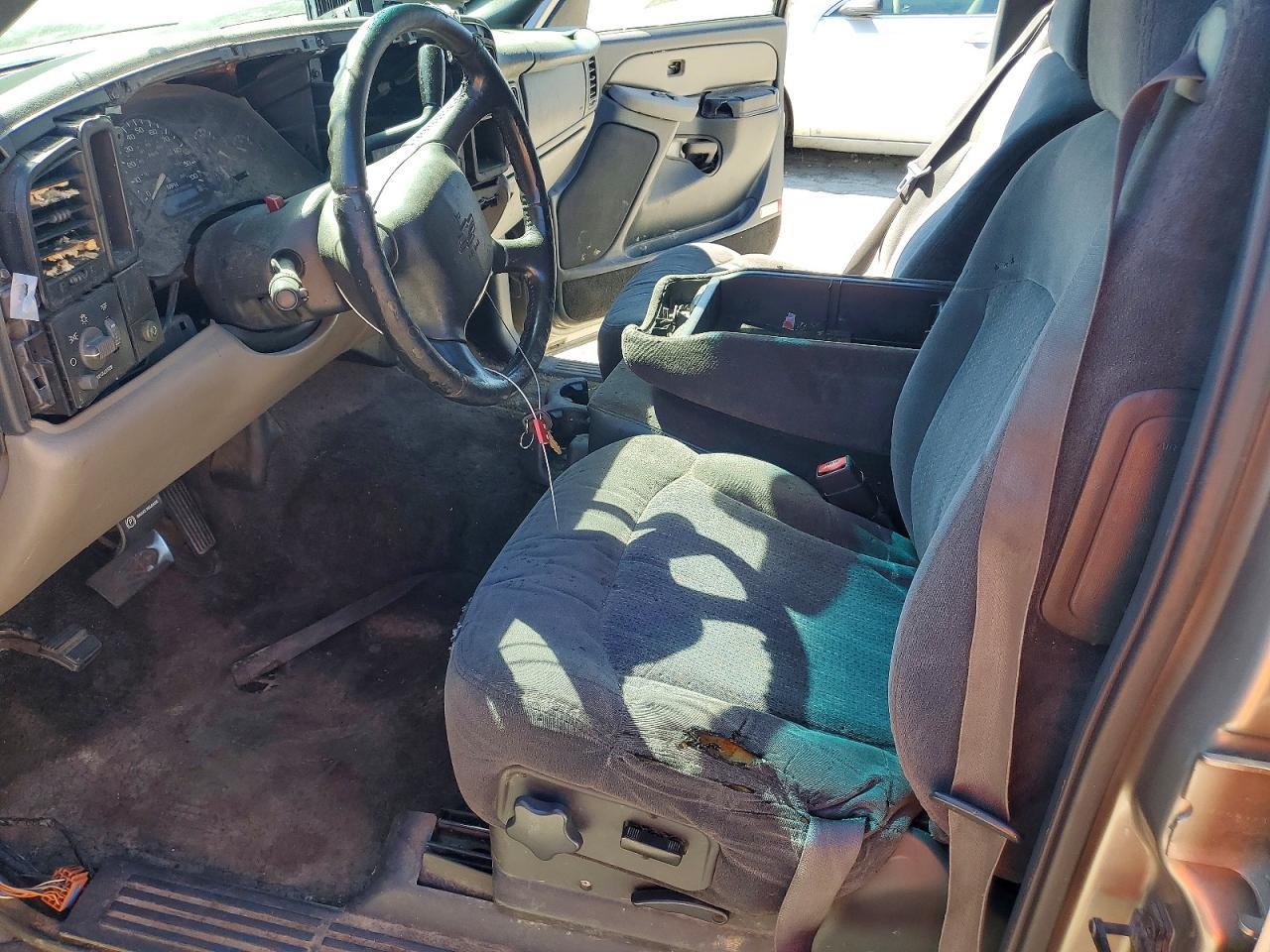 2002 Chevrolet Tahoe C1500 - Image 7