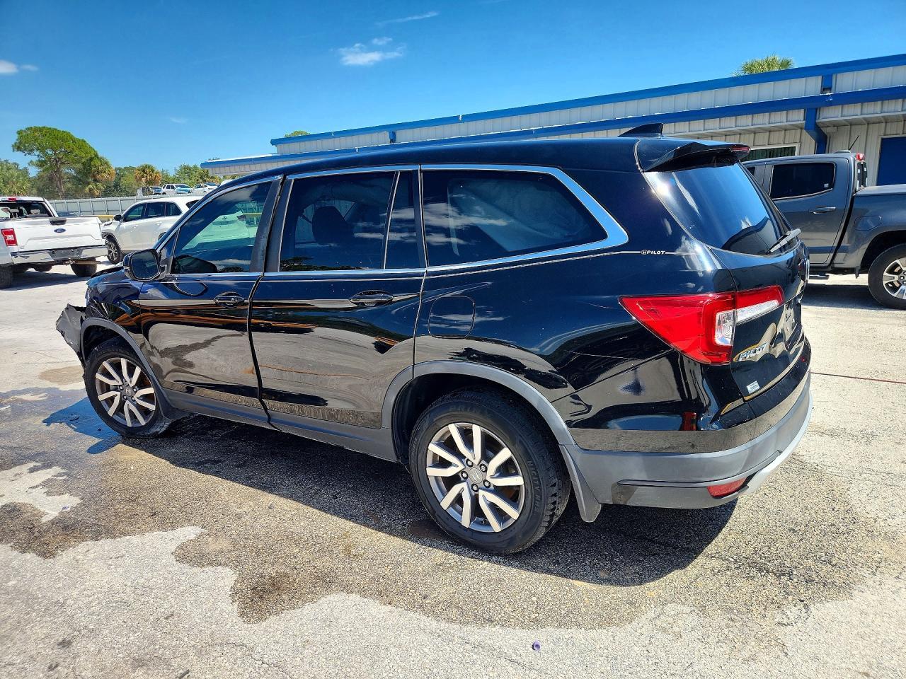 2019 Honda Pilot Ex - Image 2