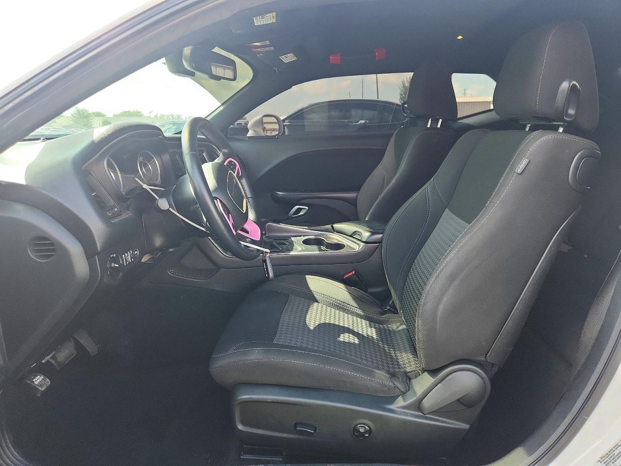 2015 Dodge Challenger Sxt - Image 7
