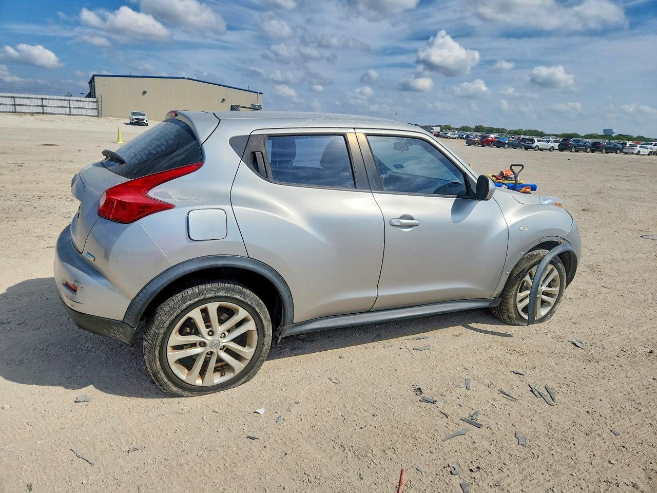 2012 Nissan Juke S - Image 3