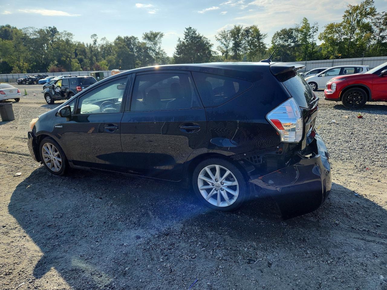 2012 Toyota Prius V Five - Фото 2