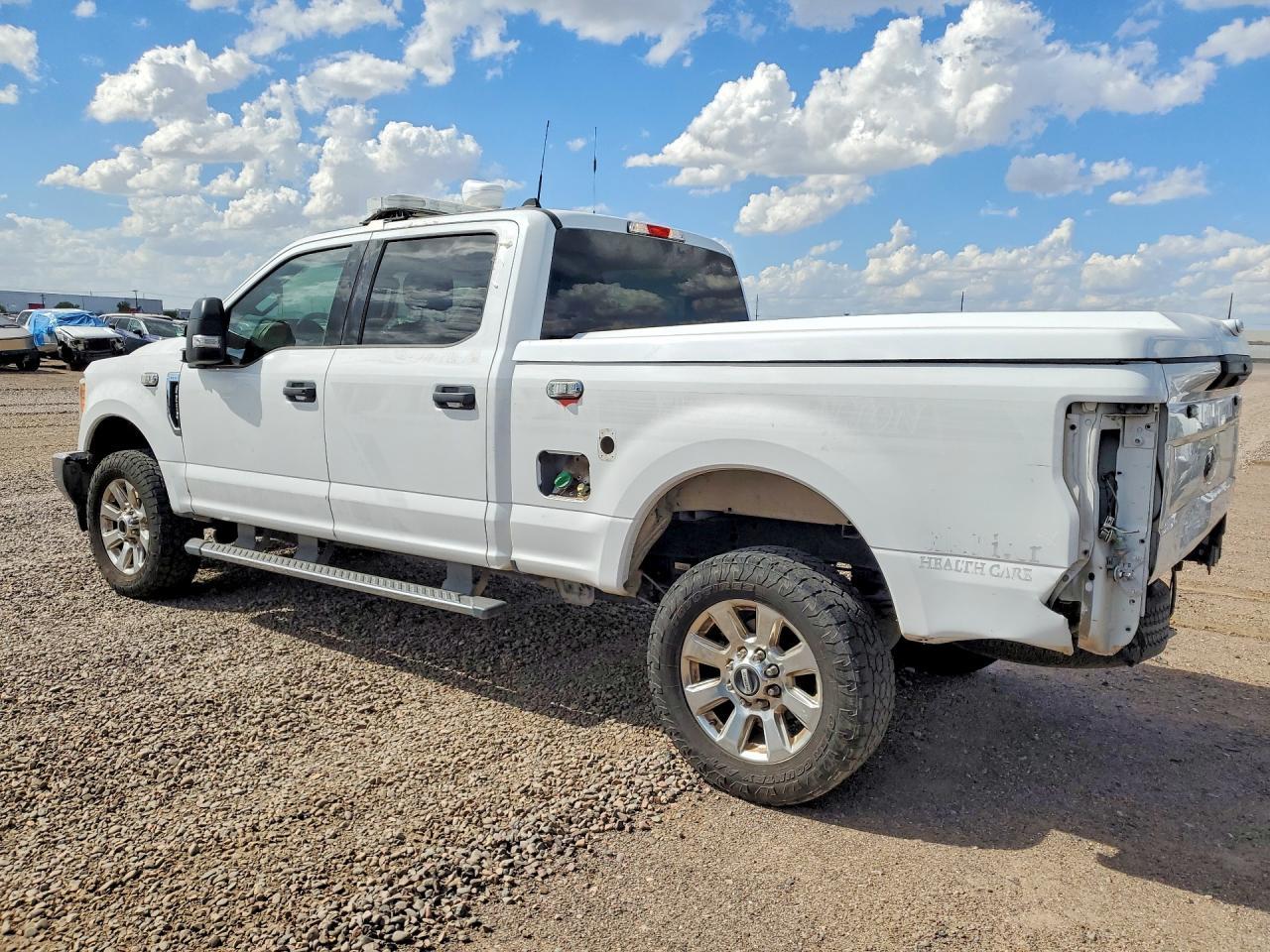 2017 Ford F250 Super Duty - Фото 2