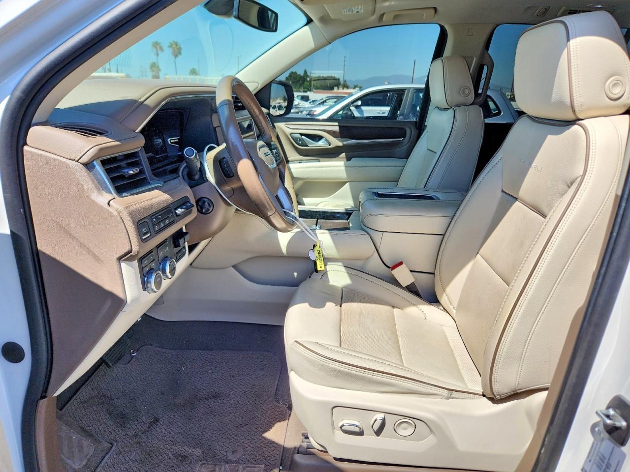 2022 GMC Yukon Denali - Фото 7