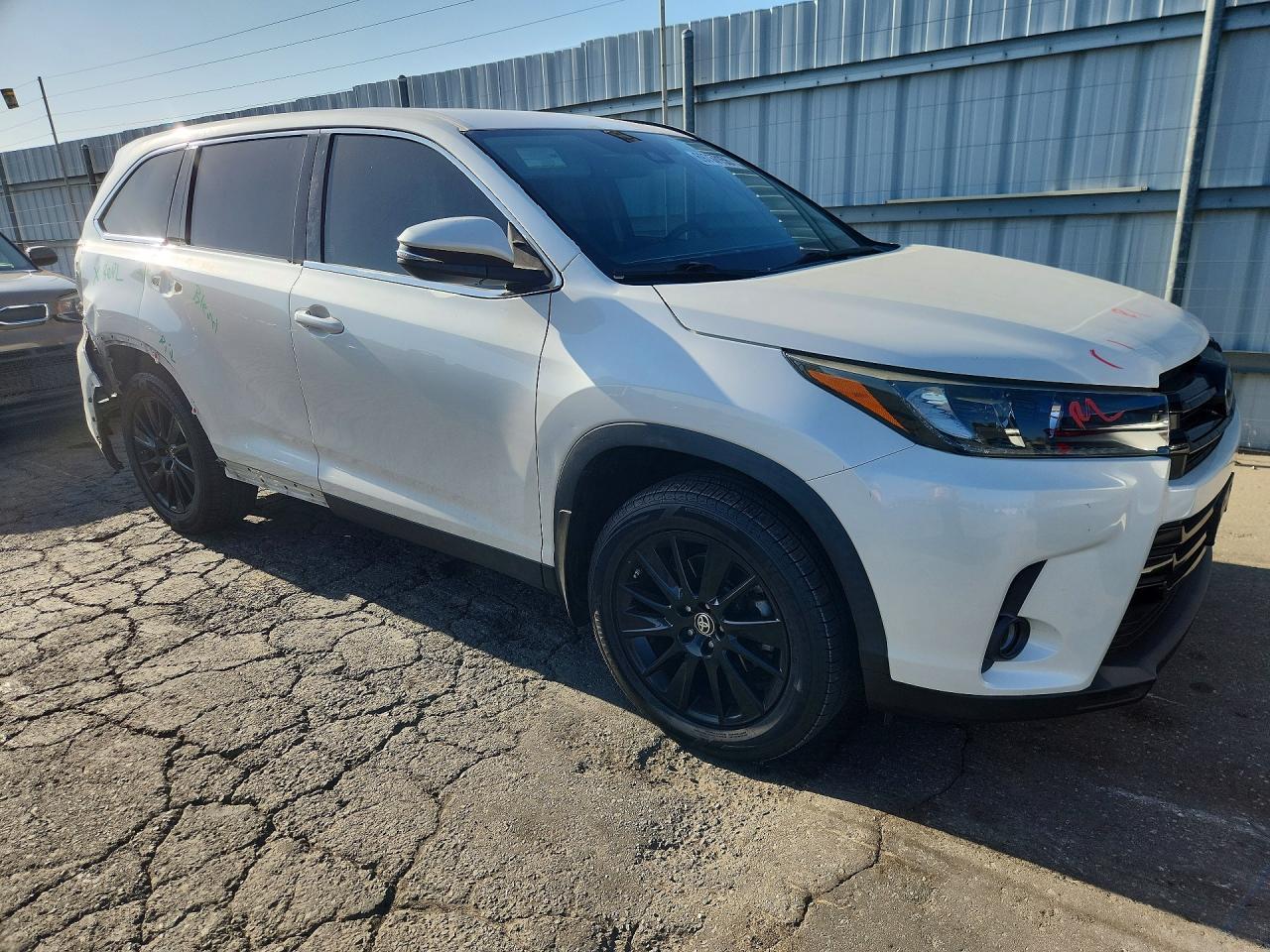 2019 Toyota Highlander Se - Фото 4