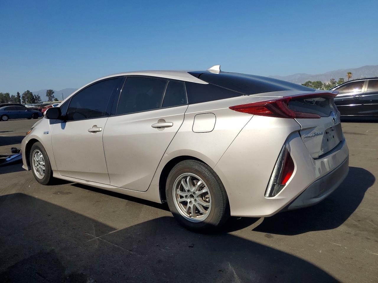 2019 Toyota Prius Prime Plus - Фото 2