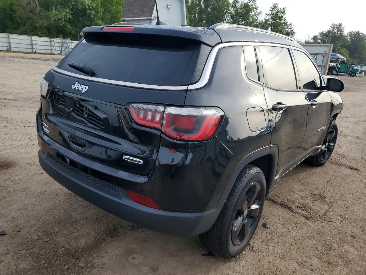 2019 Jeep Compass Latitude - Image 3