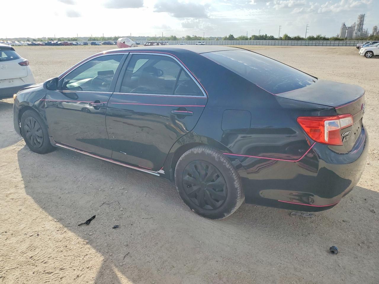 2014 Toyota Camry Le - Image 2