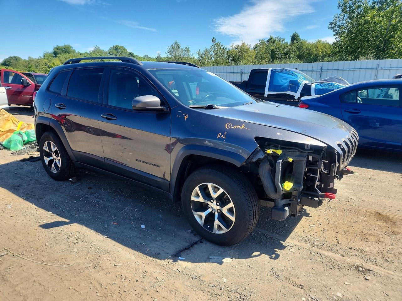 2016 Jeep Cherokee Trailhawk - Image 4