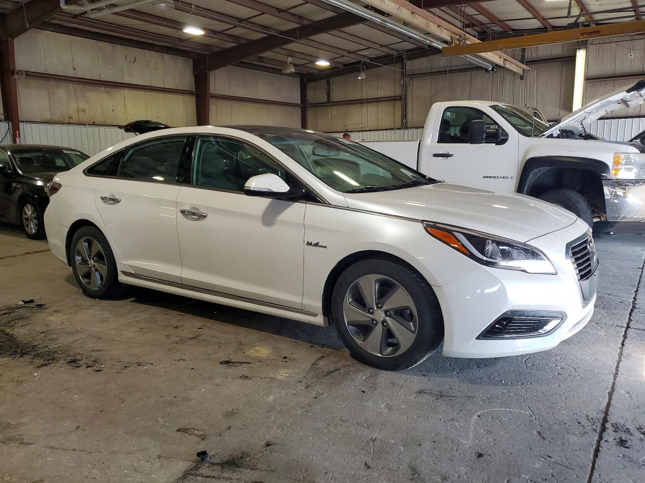 2016 Hyundai Sonata Hybrid Limited - Image 4