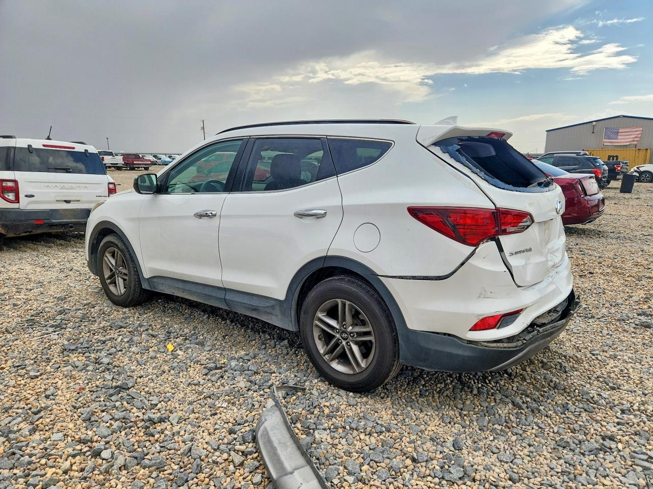 2017 Hyundai Santa Fe Sport 2.4L - Image 2
